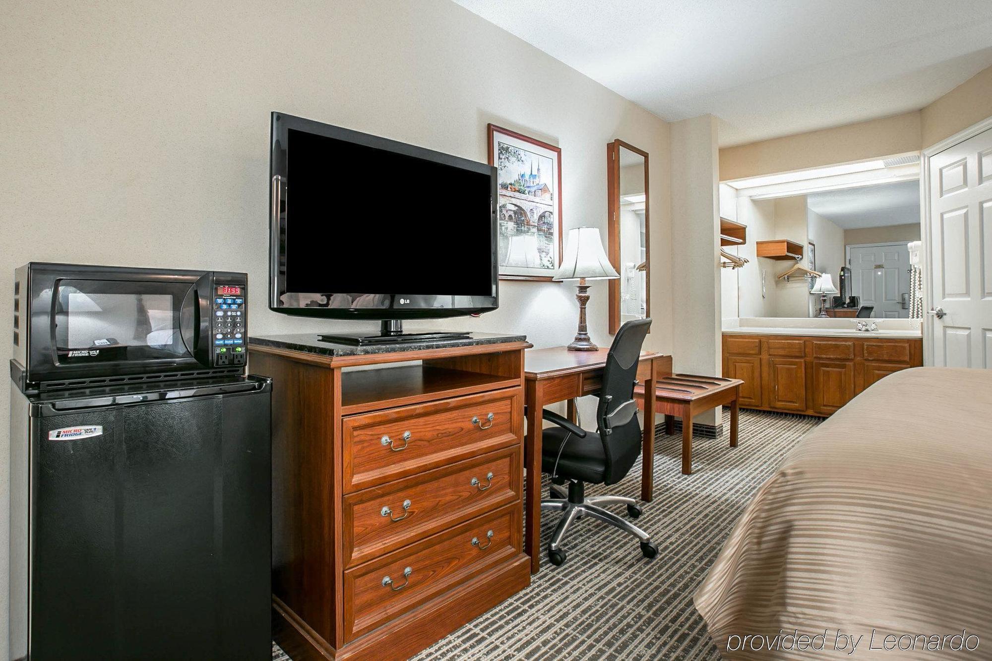 Quality Inn Lancaster Exterior photo