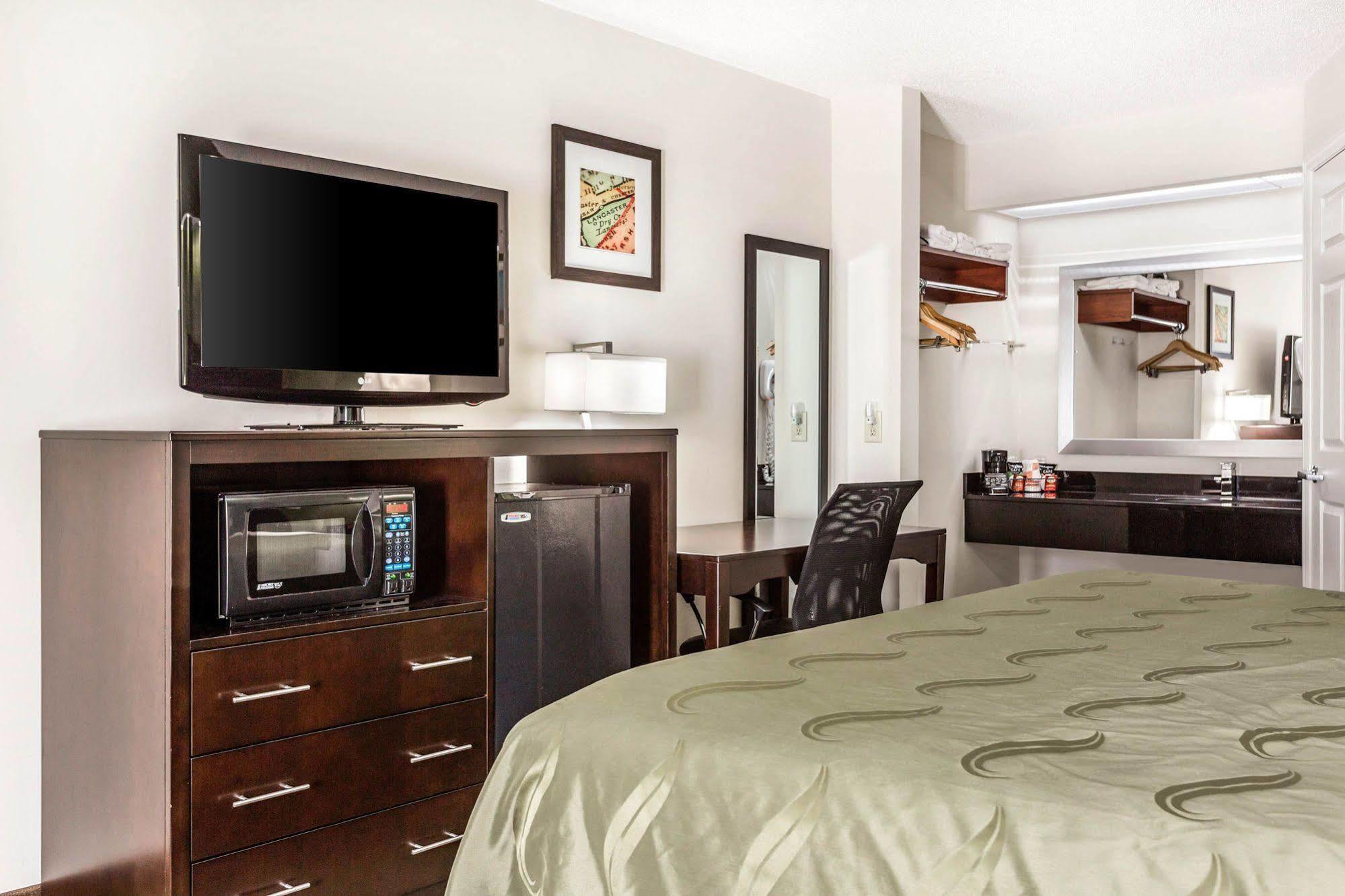 Quality Inn Lancaster Exterior photo