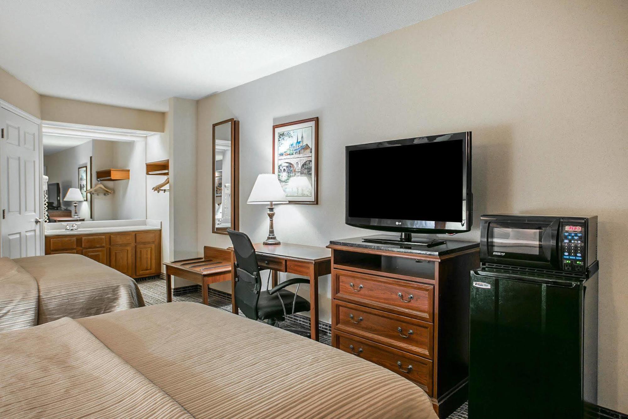 Quality Inn Lancaster Exterior photo